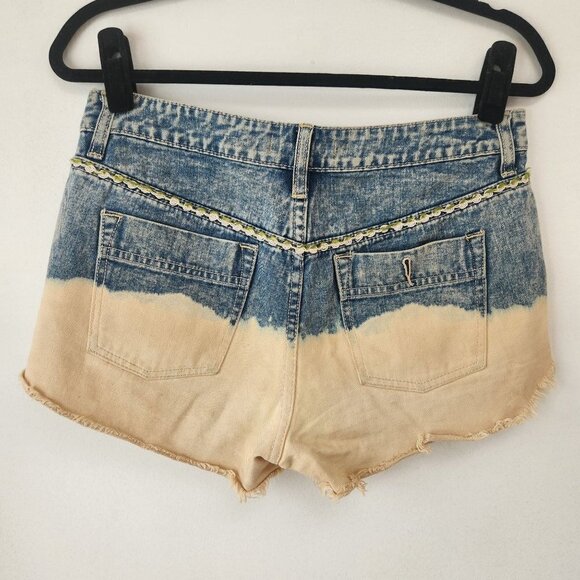 Free People Two-Toned Boho Distressed Denim Jean Shorts Women's 26 - Picture 2 of 8